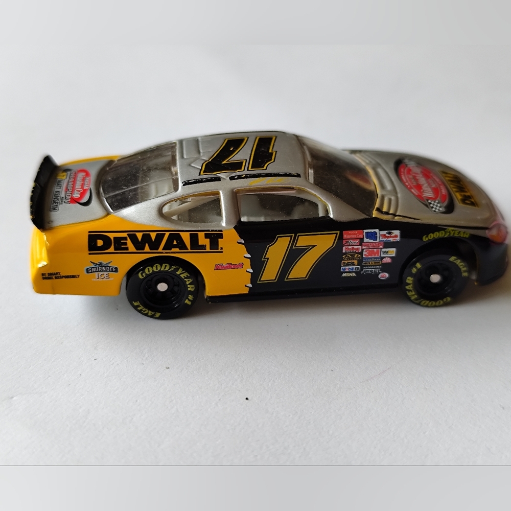 3/$25💙Matt Kenseth DEWALT #17 WINSTON CUP CHAMPION PAINT SCHEME 1/64 Diecast